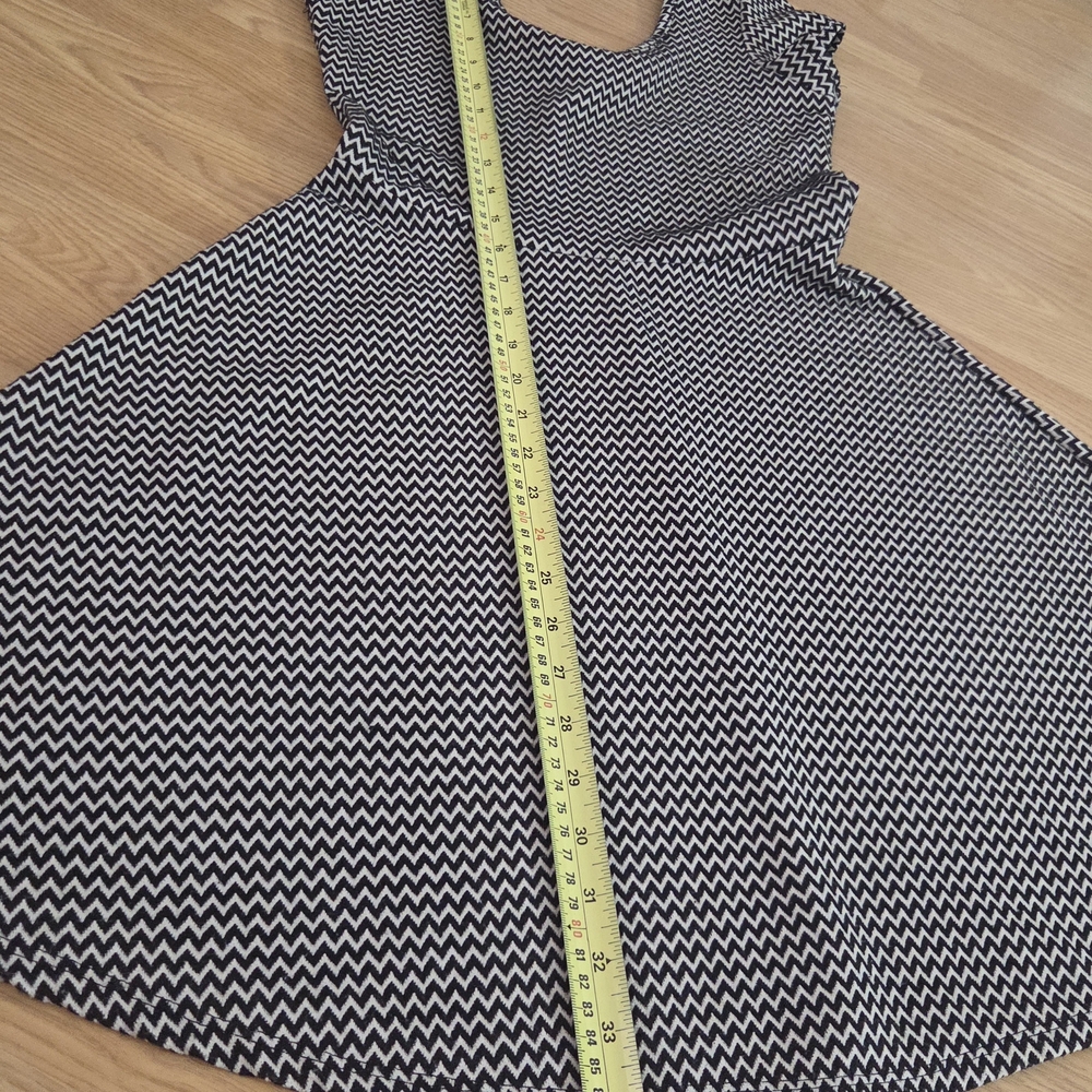 Snap Black and White Zigzag Midi Dress